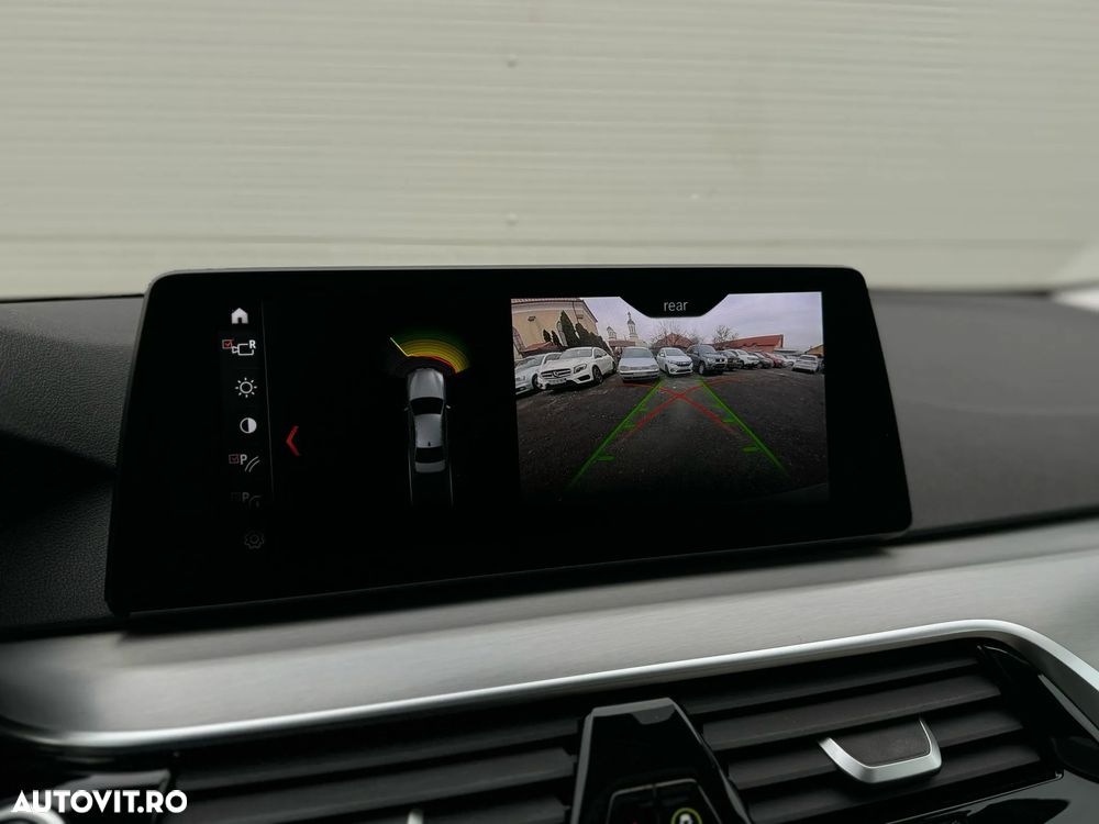 BMW Seria 5 530i xDrive AT - 14