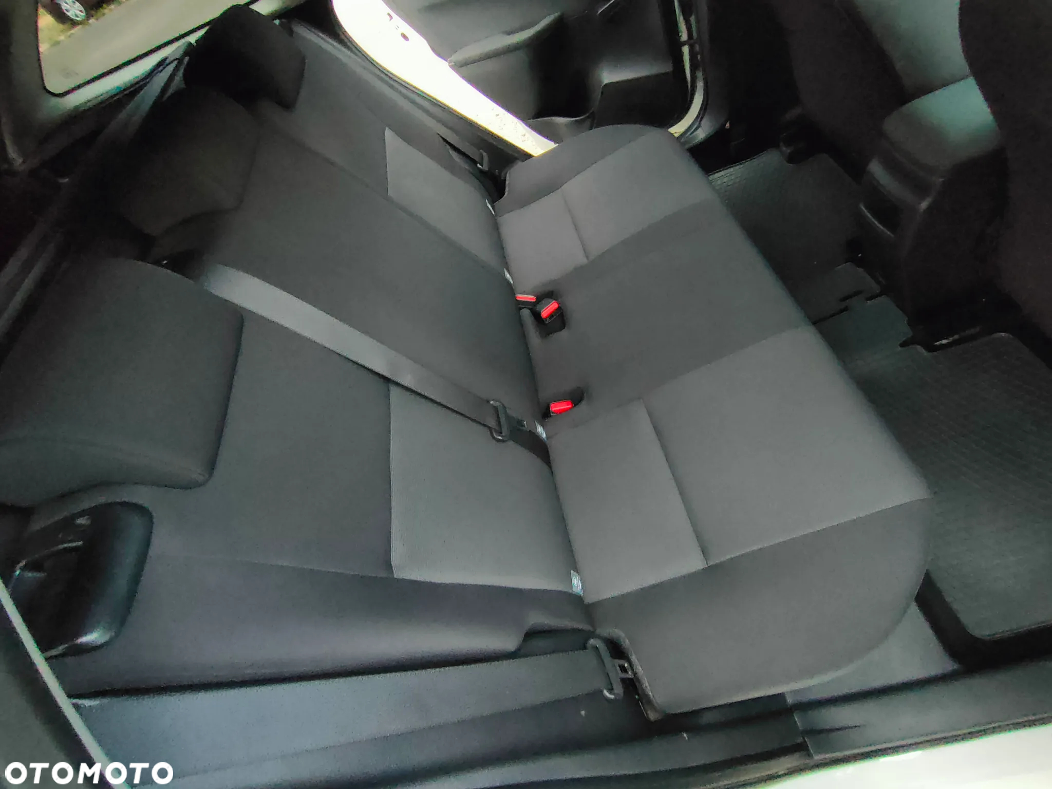 Toyota Auris 1.4 D-4D Active - 19