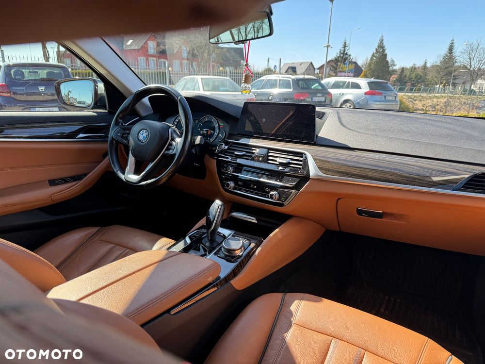 BMW Seria 5 520d Luxury Line sport - 29