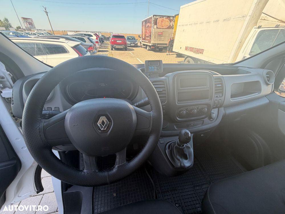 Renault Trafic - 12