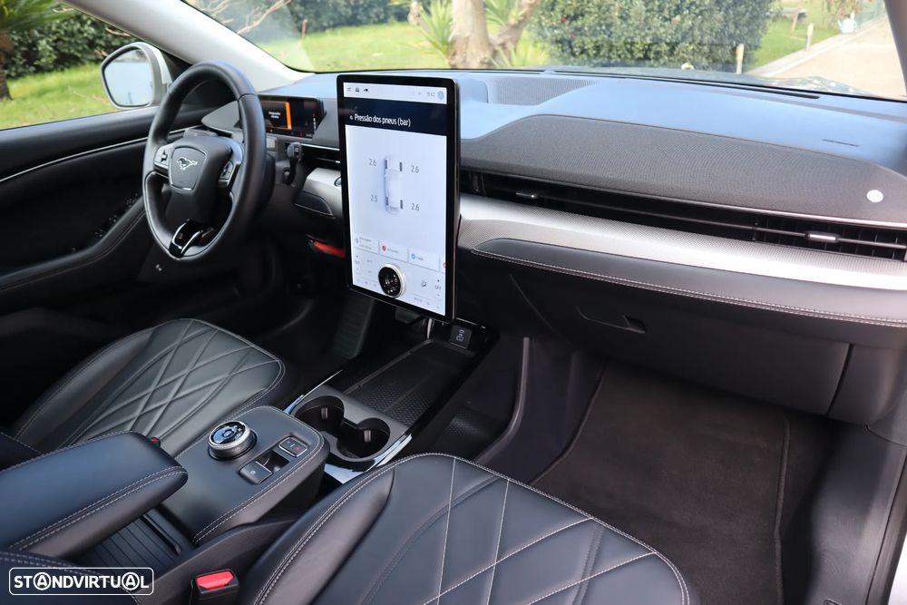 Ford Mustang Mach-E Standard - 24