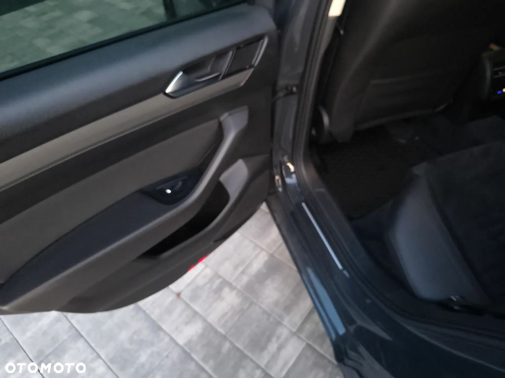 Volkswagen Passat 2.0 TDI BMT 4Mot Highline - 24