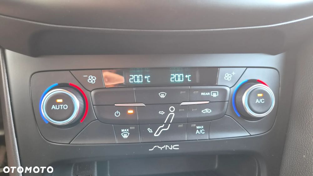 Ford Focus 1.0 EcoBoost STart-Stopp-System TITANIUM - 10