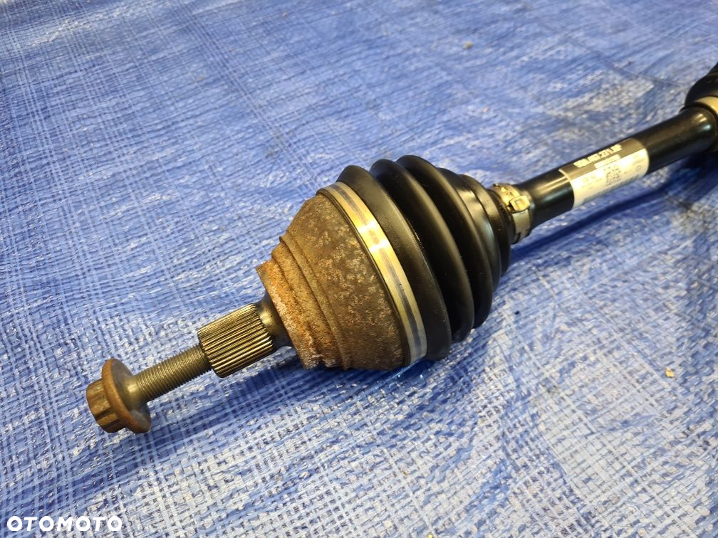 PÓŁOŚ napędowa lewa AUDI A3 8V / VW GOLF VII oryginał OEM IGŁA - 8