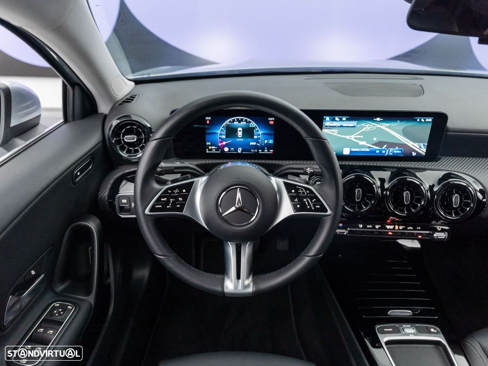 Mercedes-Benz A 200 Limousine d - 14