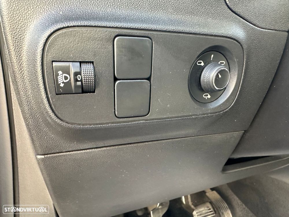 Citroën C3 1.2 PureTech C-Series - 13