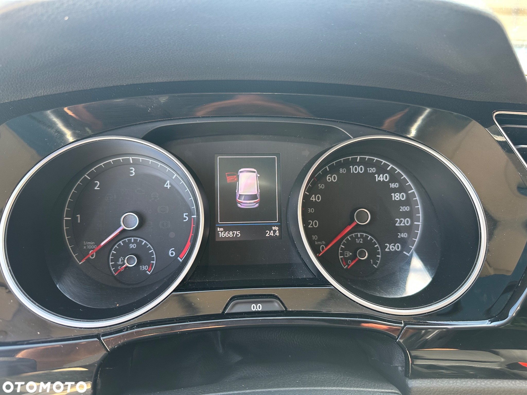 Volkswagen Touran 2.0 TDI SCR DSG Highline - 25