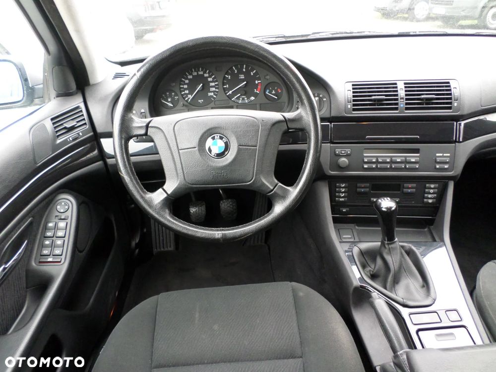 BMW Seria 5 - 25