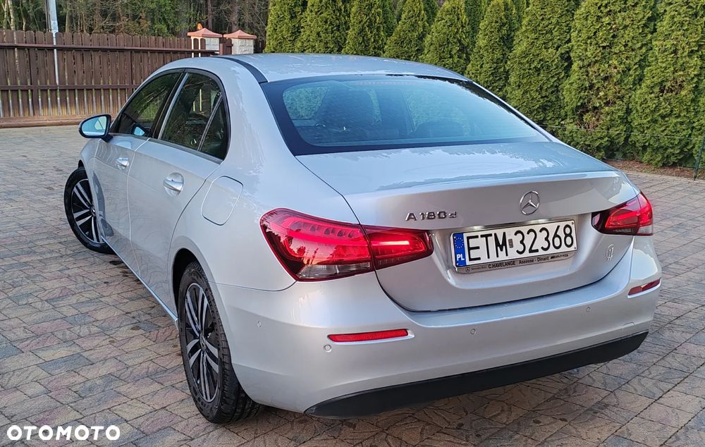 Mercedes-Benz Klasa A 180 d Progressive 7G-DCT - 12