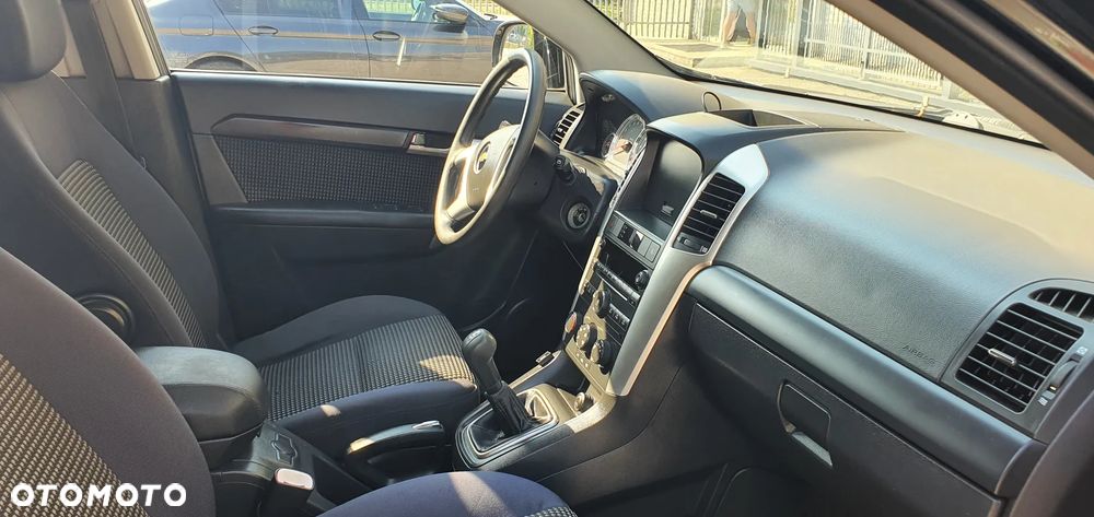 Chevrolet Captiva 2.4 LS 5os - 26