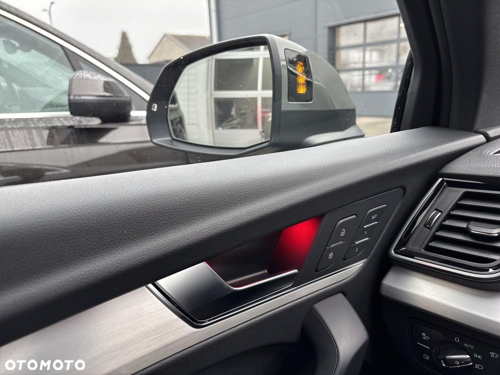 Audi Q5 Sportback - 36