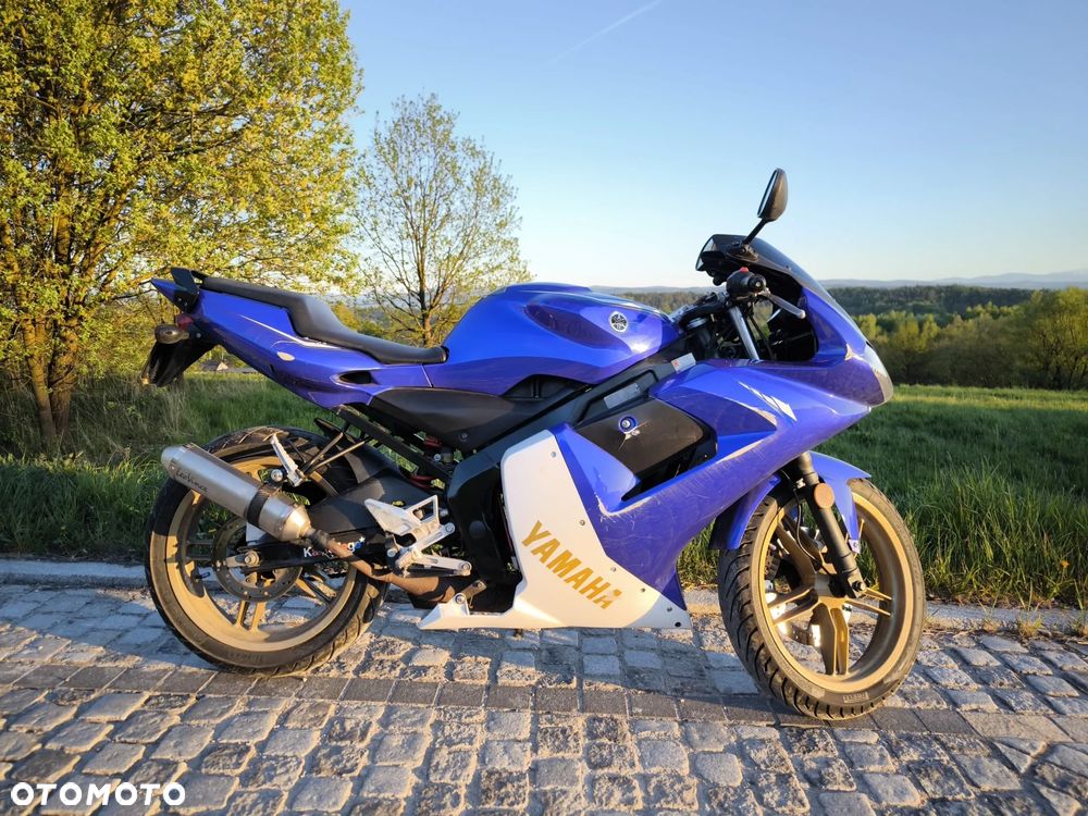 Yamaha TZR - 1