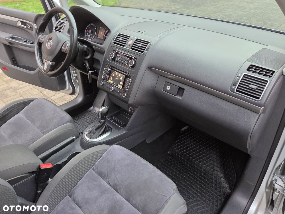 Volkswagen Touran 1.6 TDI DPF BlueMotion Technology DSG Highline - 18