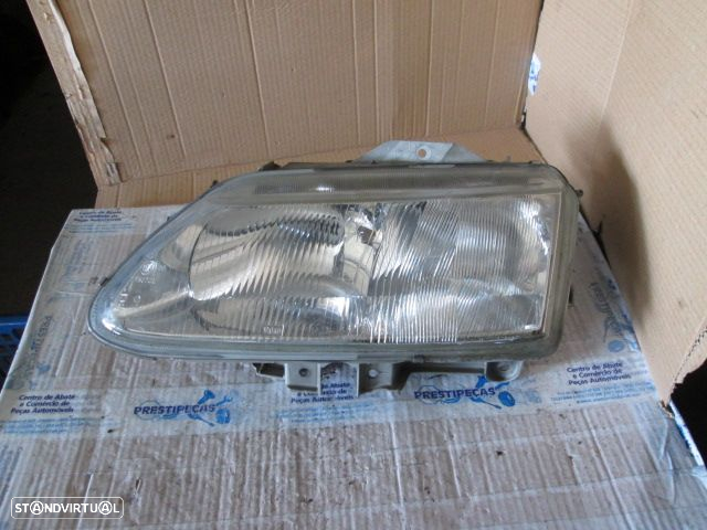 Farol 7700820118 RENAULT ESPACE 1999 ESQ H1+H1 VALEO - 2
