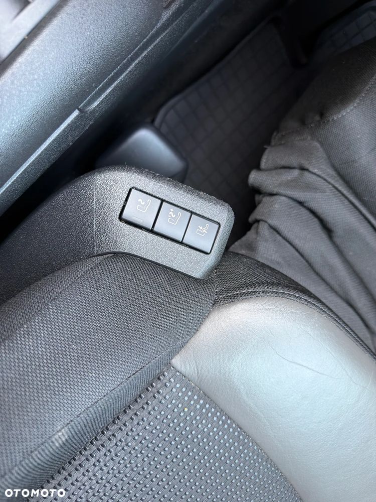 Citroën C4 Picasso 1.6 e-HDi FAP EGS6 Black Top - 19