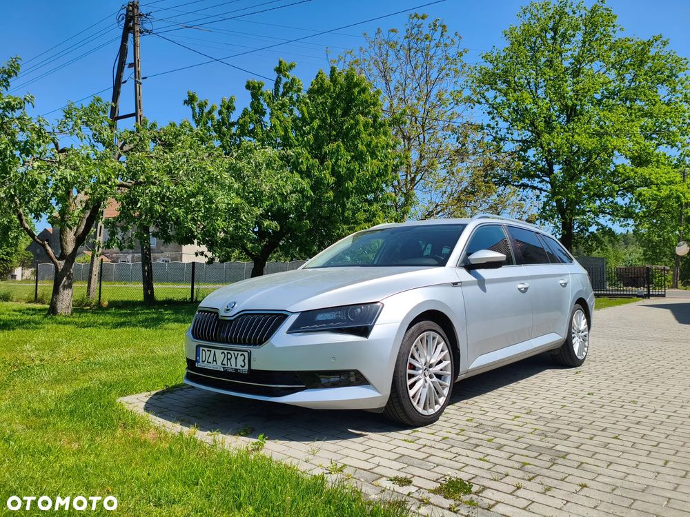 Skoda Superb 2.0 TDI Sportline - 3