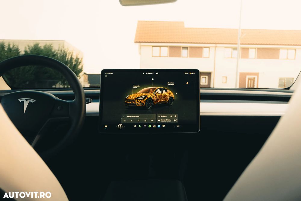 Tesla Model Y AWD Performance - 6