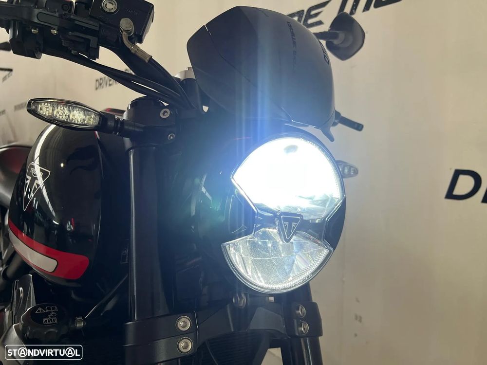 Triumph Trident 660 - 7