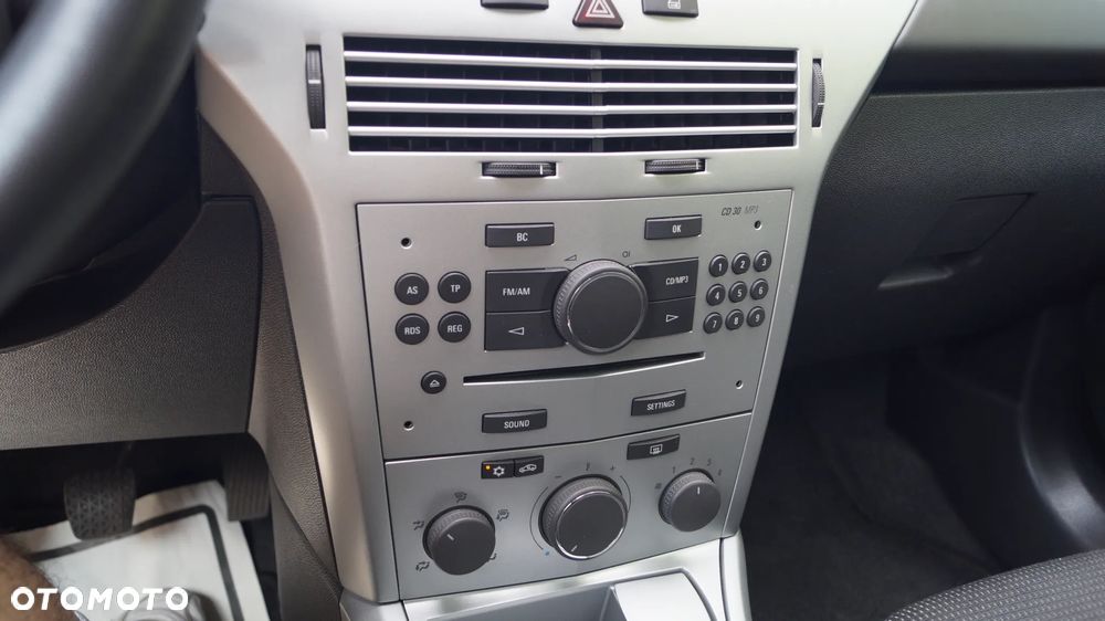 Opel Astra 1.4 Edition Plus - 28