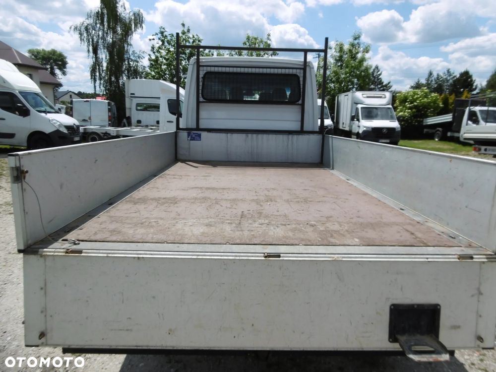 Mercedes-Benz Sprinter - 12