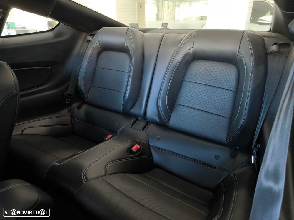 Ford Mustang 2.3i EcoBoost - 12