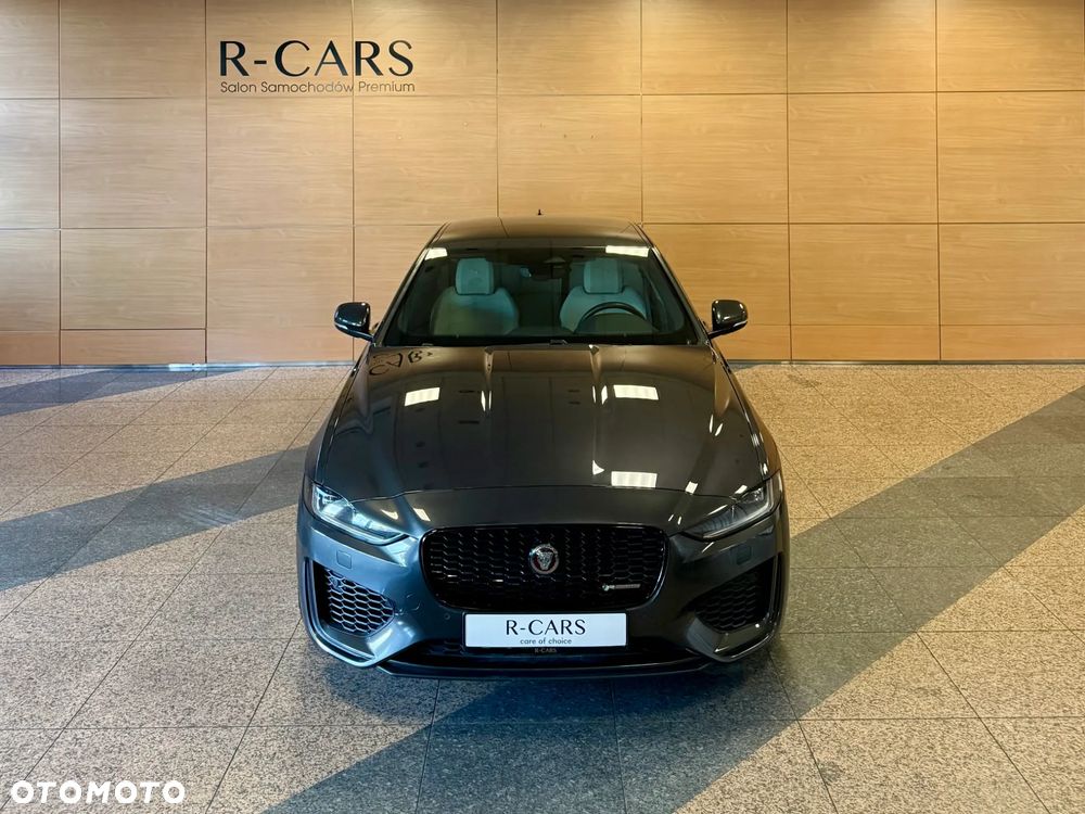 Jaguar XE - 3