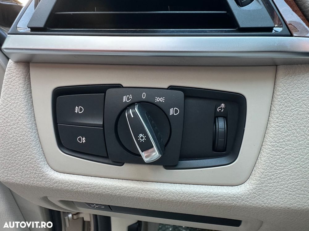 BMW Seria 3 320d Aut. Modern Line - 27