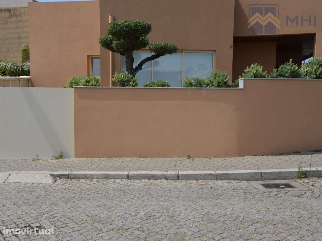 Excelente moradia Bifamiliar T3, a 100 metros da praia em Canidelo - Grande imagem: 3/60