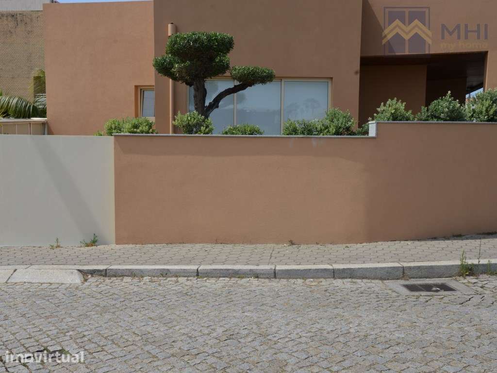 Excelente moradia Bifamiliar T3, a 100 metros da praia em Canidelo - Grande imagem: 3/60