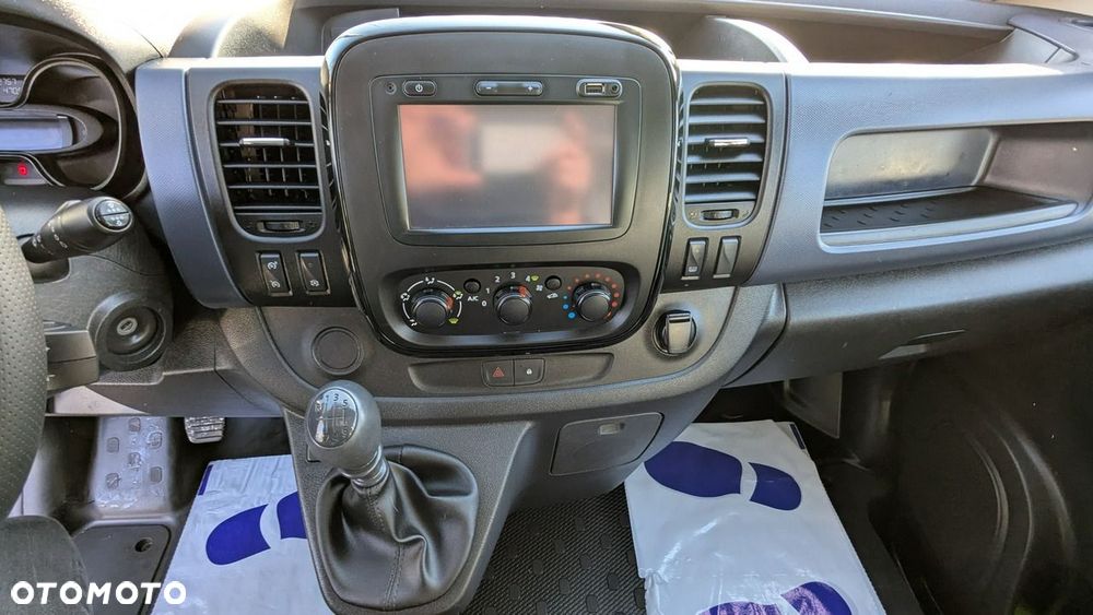 Opel Vivaro - 18