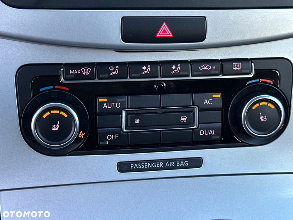 Volkswagen Passat - 36
