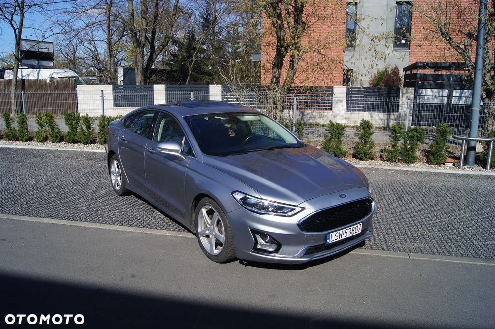 Ford Fusion - 16