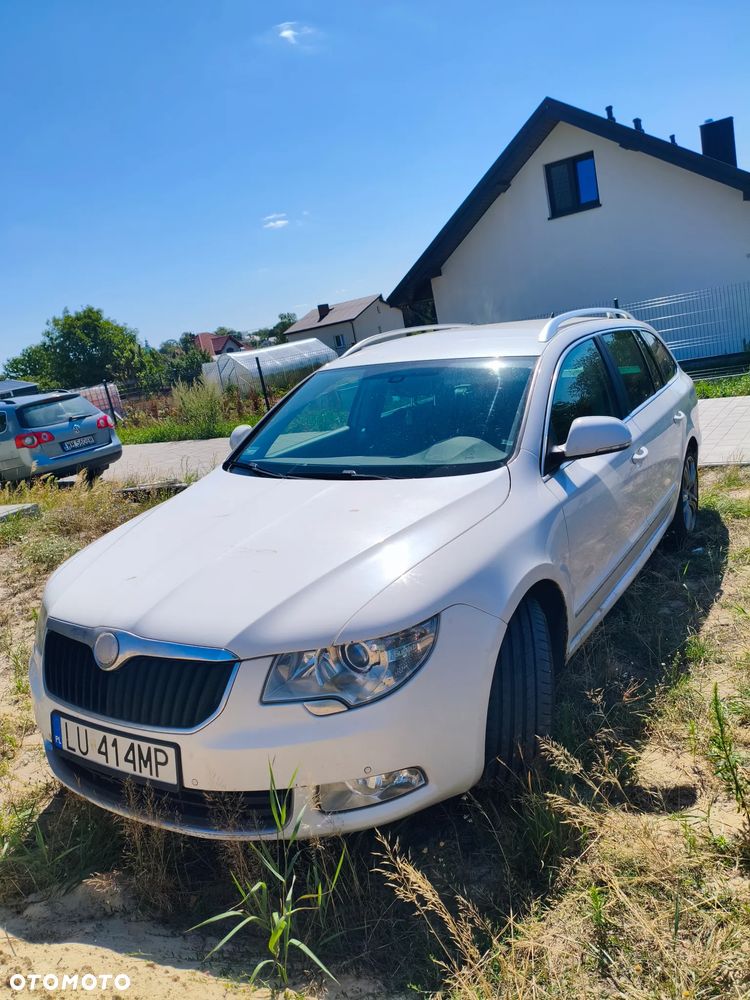 Skoda Superb 2011 photo 3