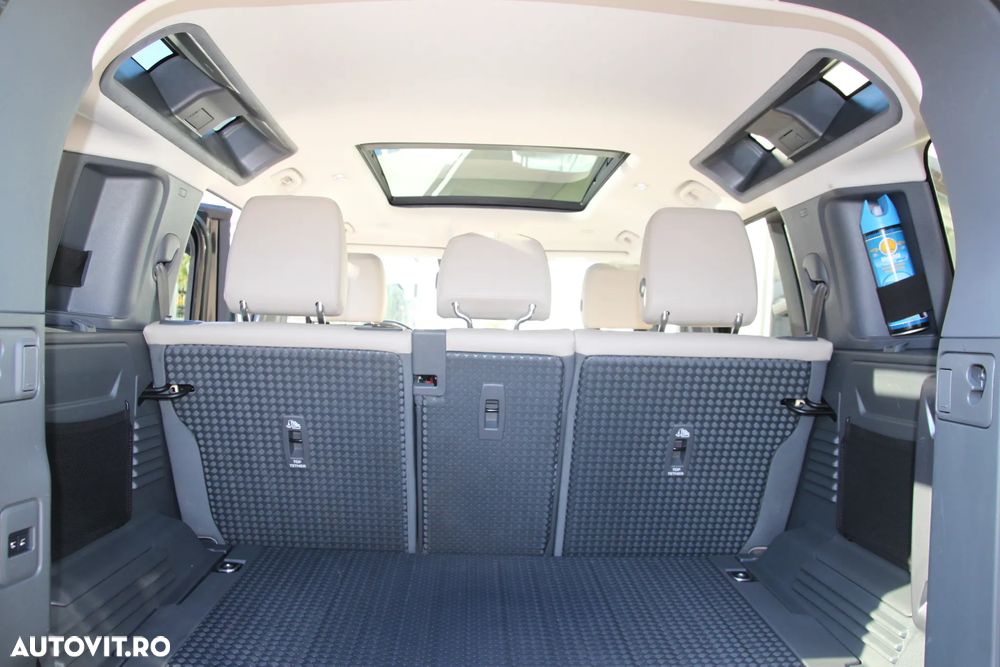 Land Rover Defender 110 3.0D 250 MHEV Hard Top X-Dynamic SE - 30