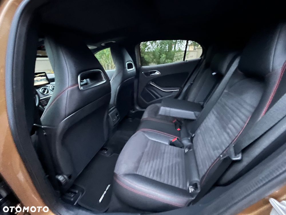 Mercedes-Benz GLA 220 4-Matic AMG Line - 31