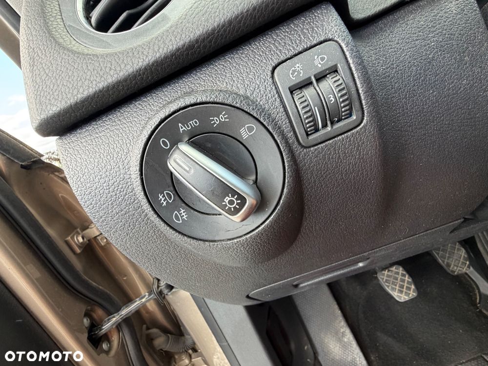 Volkswagen Tiguan 2.0 TDI DPF BlueMotion Technology Exclusive - 25