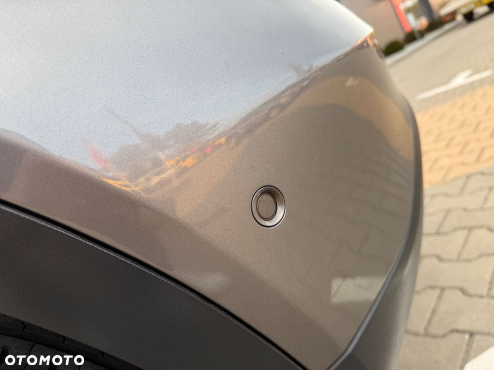 Mercedes-Benz GLA - 27