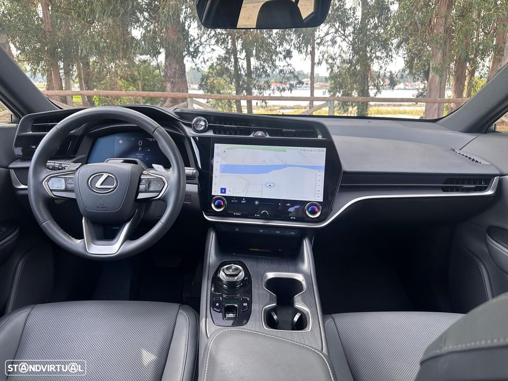Lexus RZ 300e Premium - 22