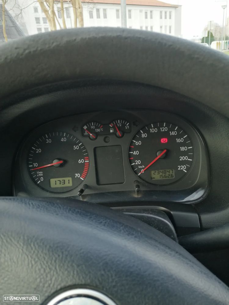 VW Golf 1.4i Confort - 8