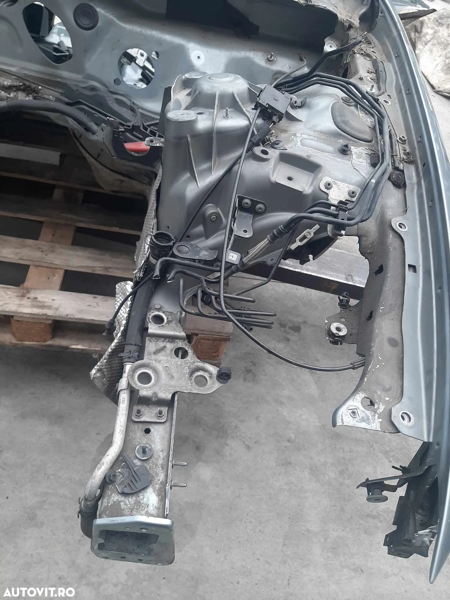 lonjeron cu semi aripa  audi a6 c7 4g 2013  4g0805677 - 2