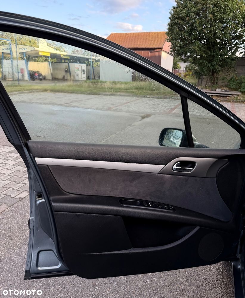 Peugeot 407 - 10