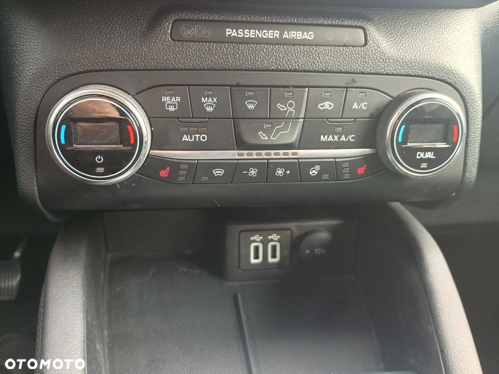 Ford Kuga 2.5 FHEV AWD Titanium eCVT - 11