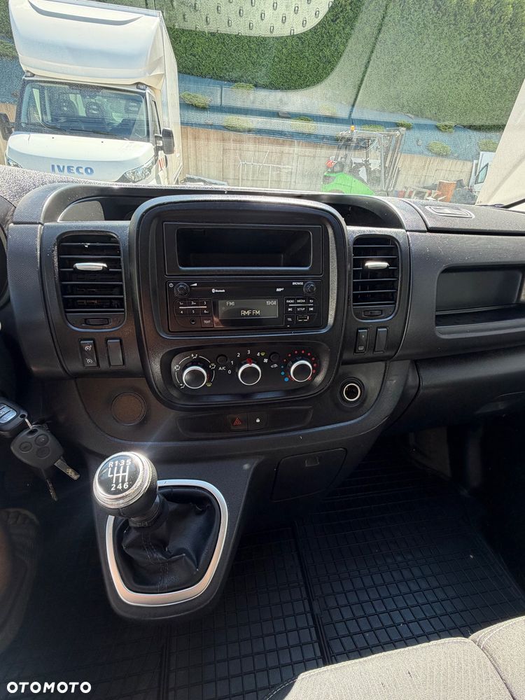 Renault Trafic Długi Blaszak L2H1 Renault Trafic Blaszak 2.0 - 22