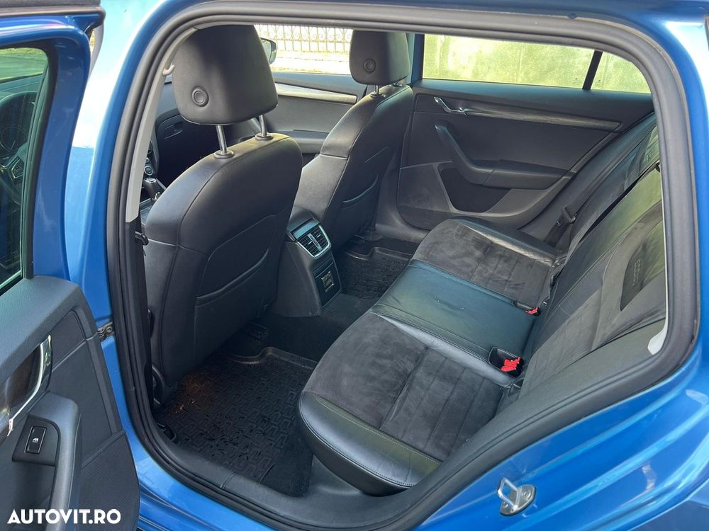 Skoda Octavia 2.0 TDI DSG RS - 6