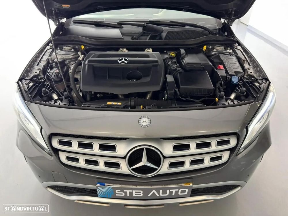 Mercedes-Benz GLA 180 - 30