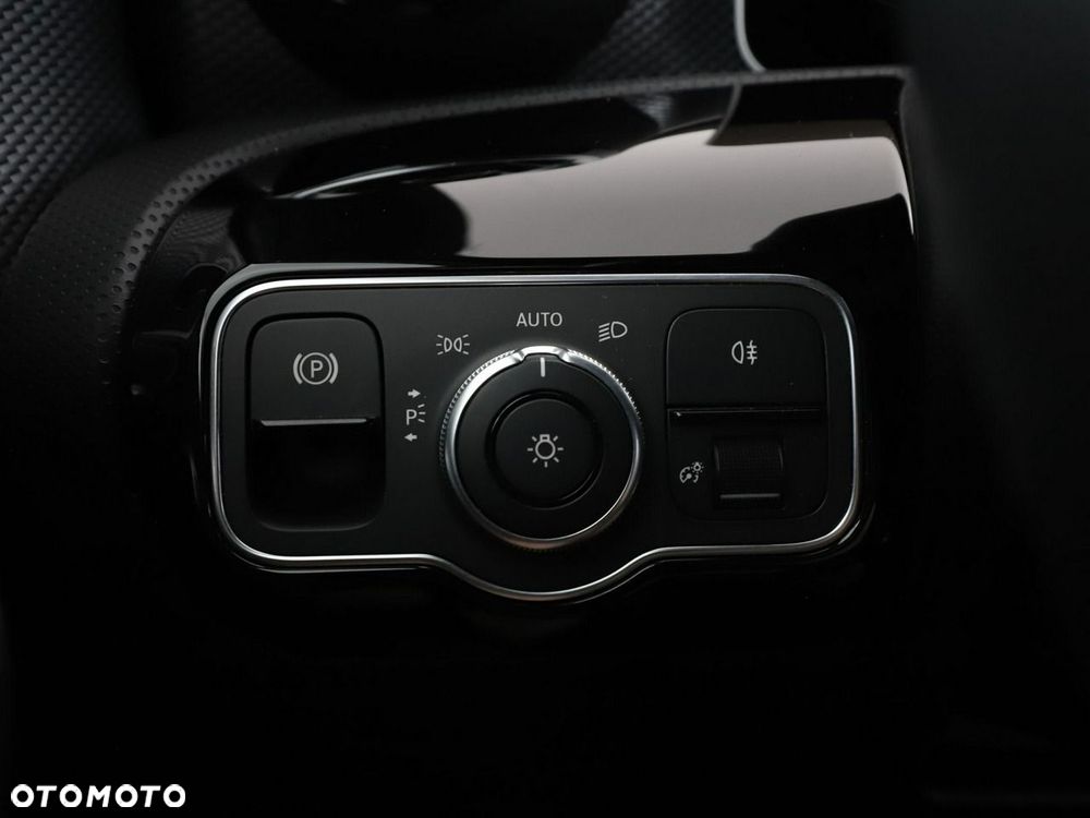 Mercedes-Benz Klasa A 180 d 7G-DCT - 36