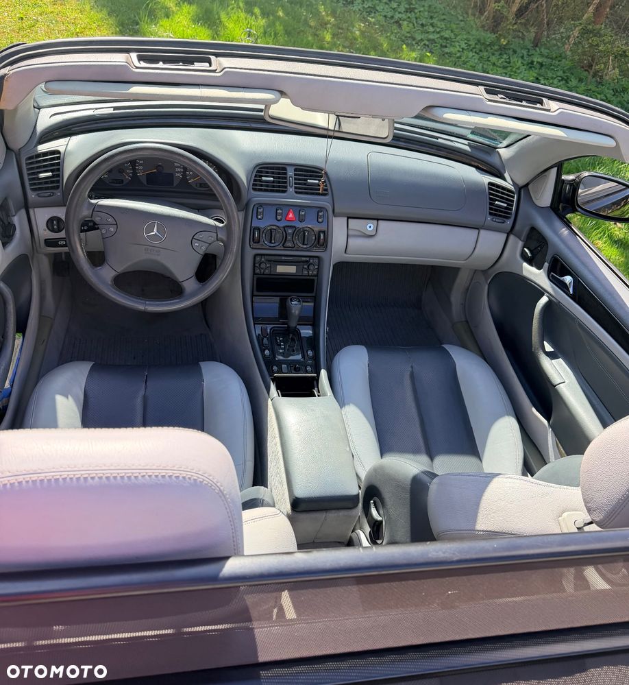 Mercedes-Benz CLK - 10