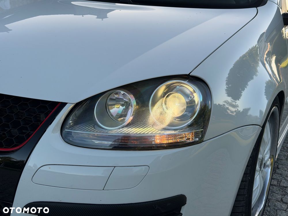 Volkswagen Golf - 22