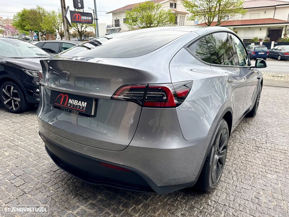 Tesla Model Y RWD - 10