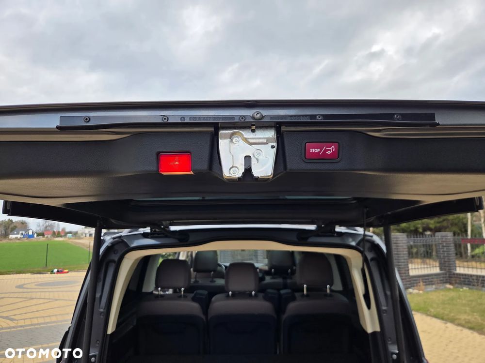 Mercedes-Benz Klasa V 300 d 4-Matic Exclusive 9G-Tronic (d³ugi) - 12